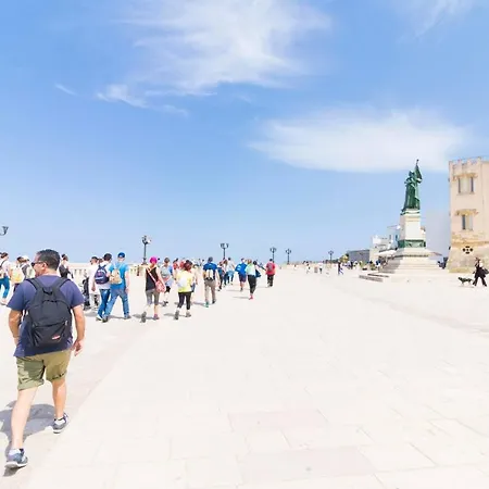 Near The And The Center Of - Eleonora 5 Places * Otranto